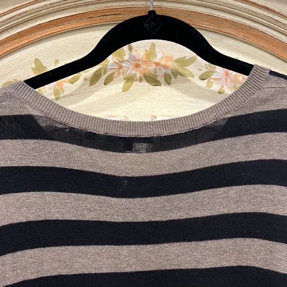 Vince Stripe short sleeve sweater size small - Picture 7 of 7